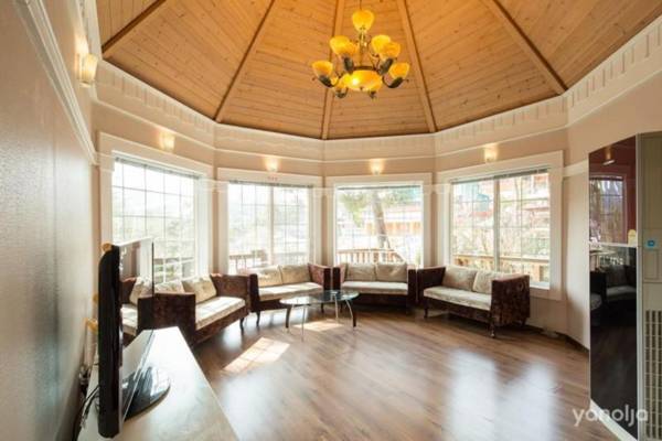 Hoengseong Lovestar in Forest Pension