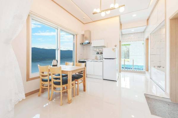 Gapyeong Ribbon Poolvilla Pension