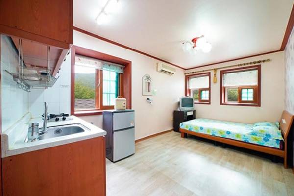 Hongcheon White House Pension