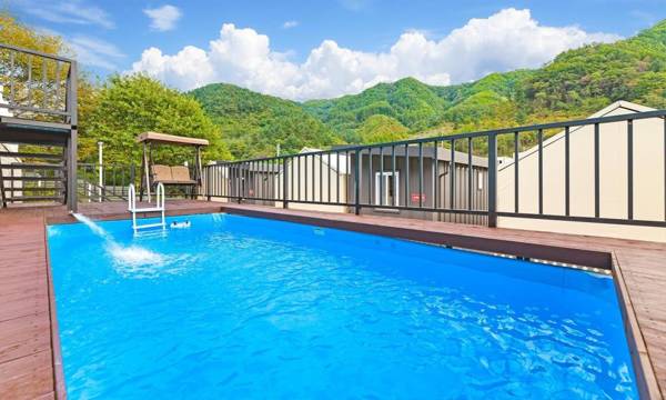 Gapyeong Ddobagi Spa and Glamping