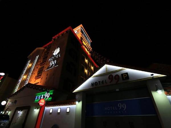 Hotel 99