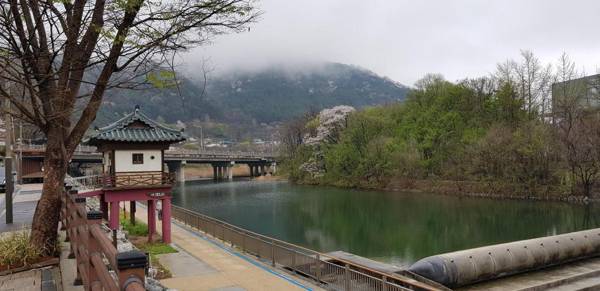 Hanulgiwa Hanok Stay