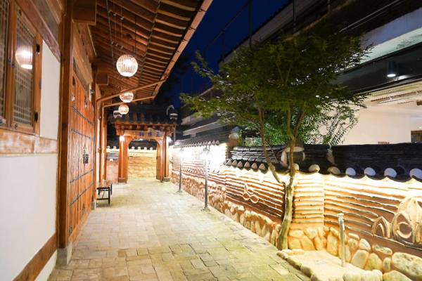 Jeonju Hanok Maeul Samrakheon Hanok