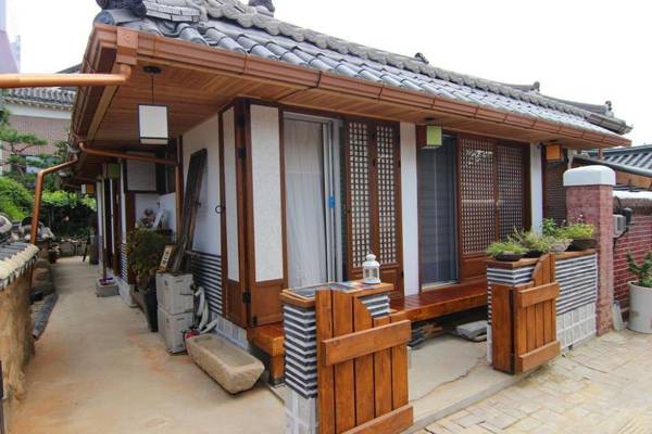 Jeonju Seongsim Hanok Stay Pension