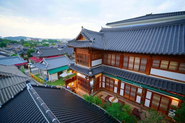 Jeonju Cheonnyeoneui Achim Hanok Pension