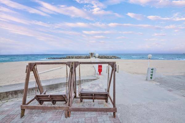 Gangneung Badajungwon Pension