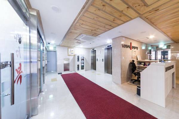 Oido Red LightHouse Hotel