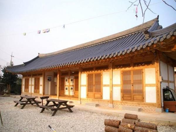 Reed House Hanok Pension