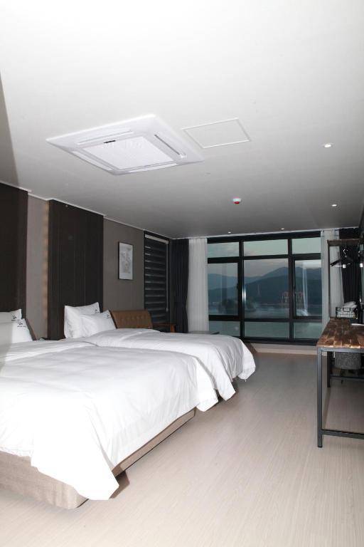 Tongyeong Bridge Hotel