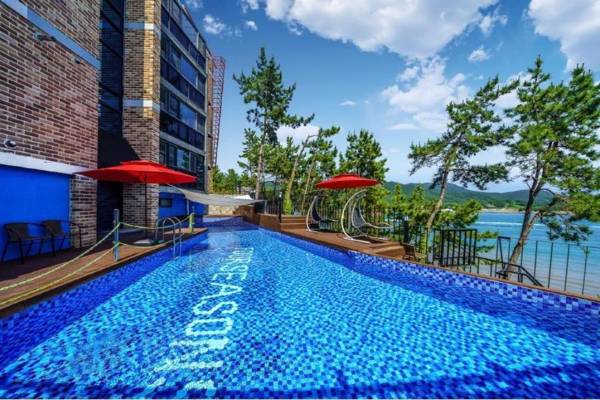 Tongyoung Sagaejeol Pension