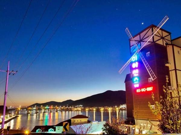 Poonchamaeul hiyasins