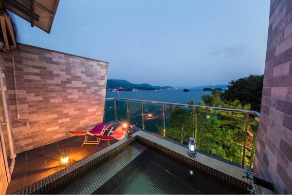 Tongyoung S468 Poolvilla