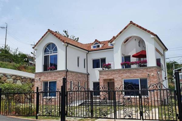 High-Quality House Ocean view