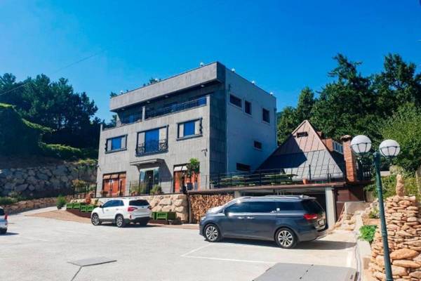 Yeosu Pyramid Gudeulbang Pension