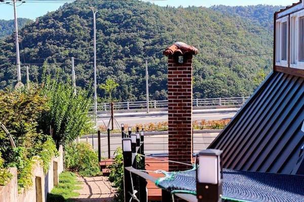 Yeosu Pyramid Gudeulbang Pension