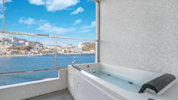 Yeosu Napoliy Pension