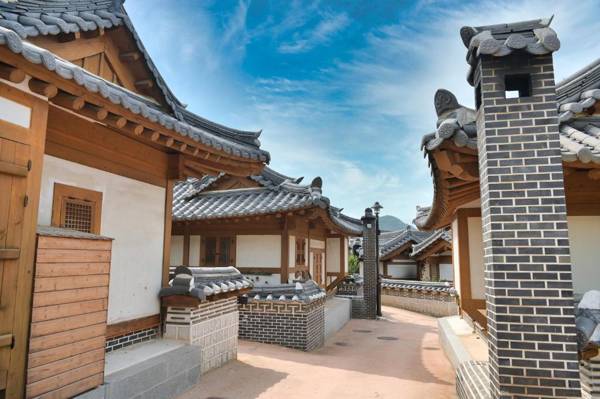 Gongju Hanok Village