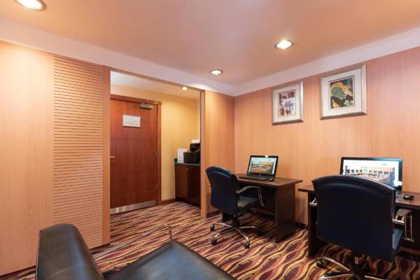 Workspace - Holiday Inn Suites Kuwait Salmiya
