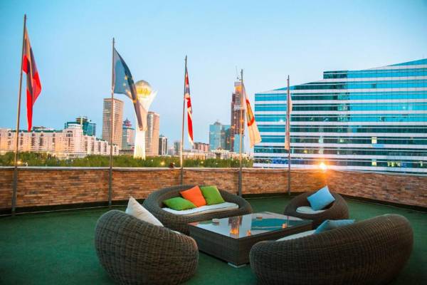 Diplomat Hotel and Business Center