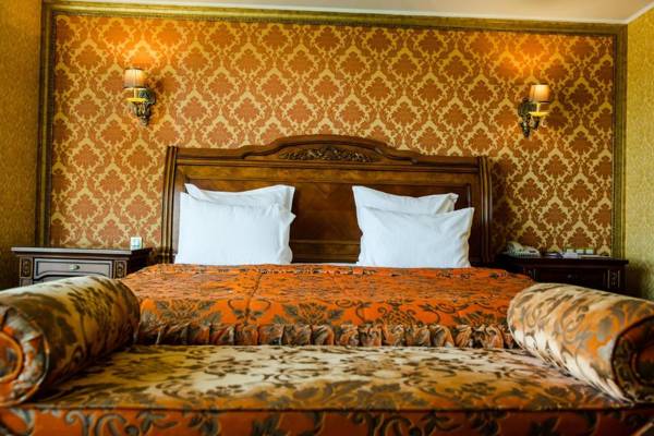 Diplomat Hotel and Business Center