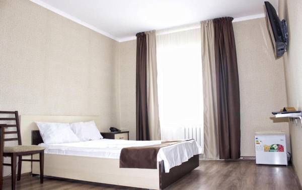 Azamat Hotel