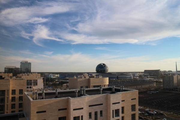 Ernaz Plus Apartments: Promenade Expo