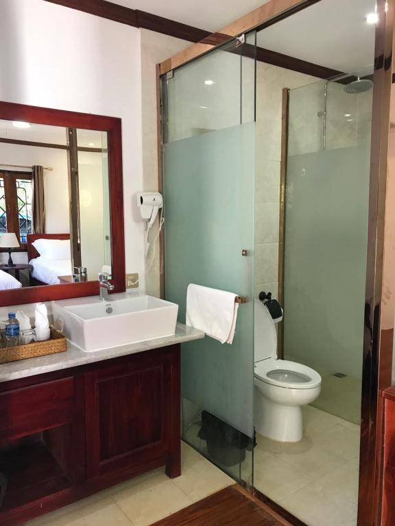 wisdom mystery Hotel