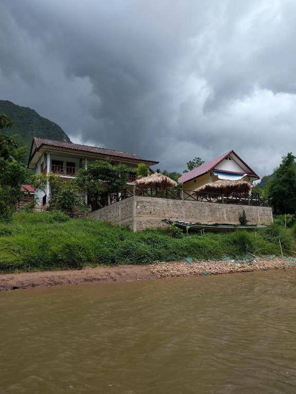 Nam Ou River Lodge