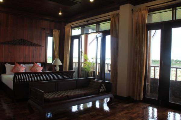 Seng Tawan Riverside Hotel