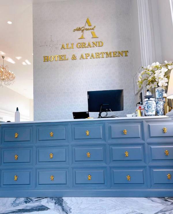 Ali Grand Hotel