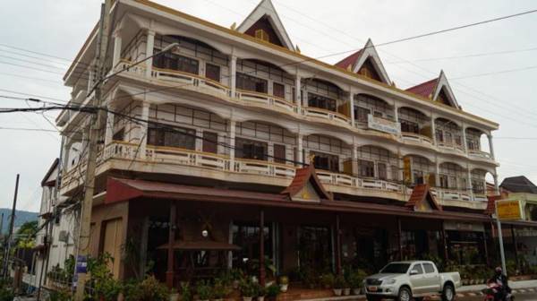 Champa Hotel