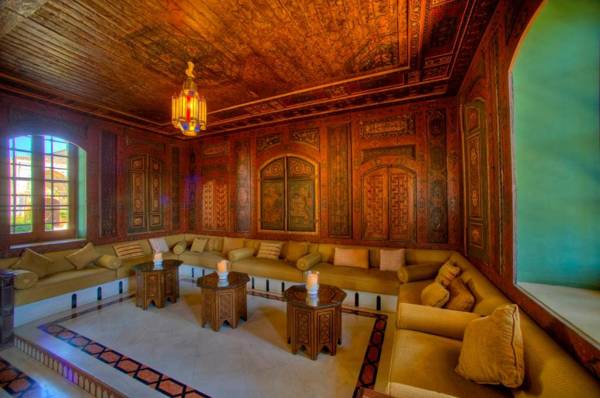 Mir Amin Palace