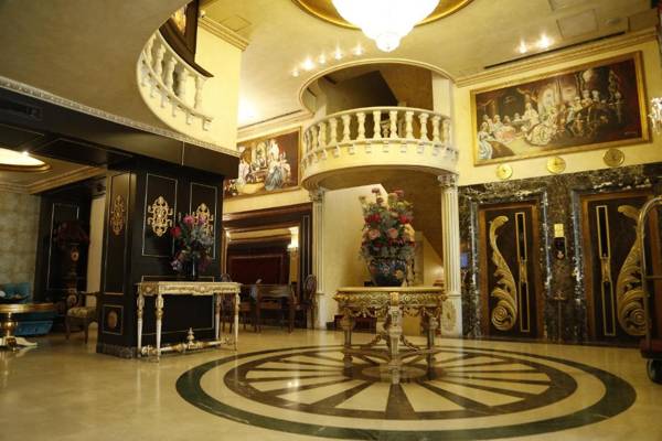Queens Suite Hotel