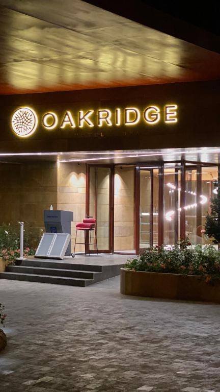 Oakridge Hotel & Spa