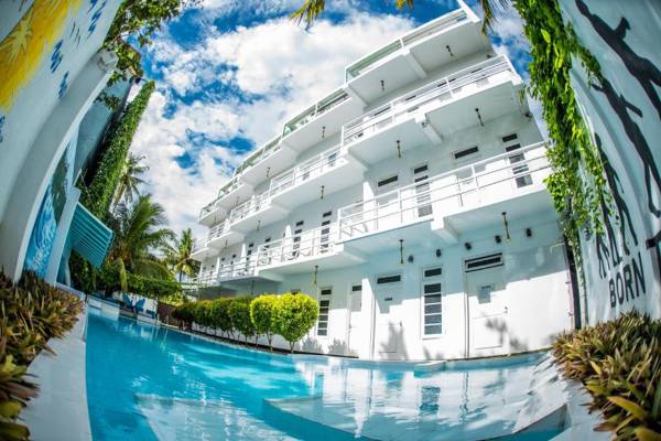 The Surfer Sri Lanka - Surf Camp