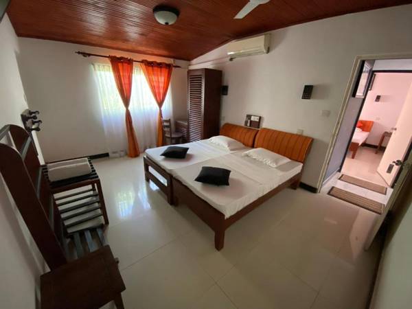Beach Walk Hotel Unawatuna