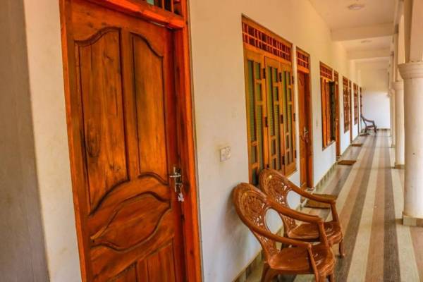 French Garden Eagle wings Inn