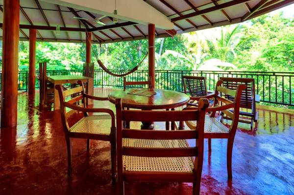 Julia Safari Inn