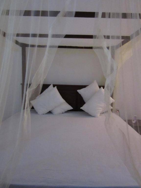 Sanderling Silent Beach Cabanas