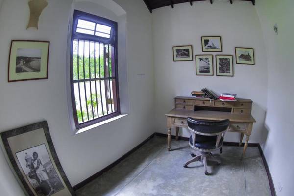 Workspace - Satiana Collection - Tangalle