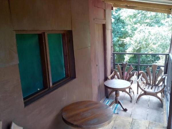 tree house and beautiful hostel sigiriya