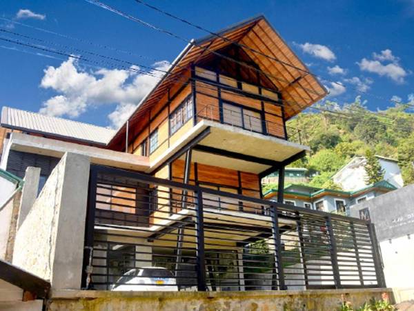 Manuka Hillwood Hotel