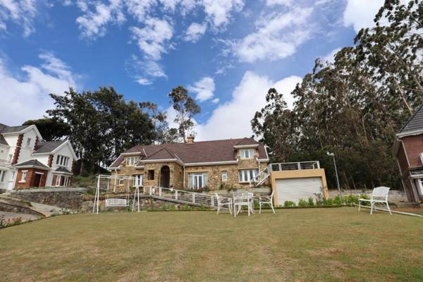 Cotswold Stone Cottage - Little England by Celeste
