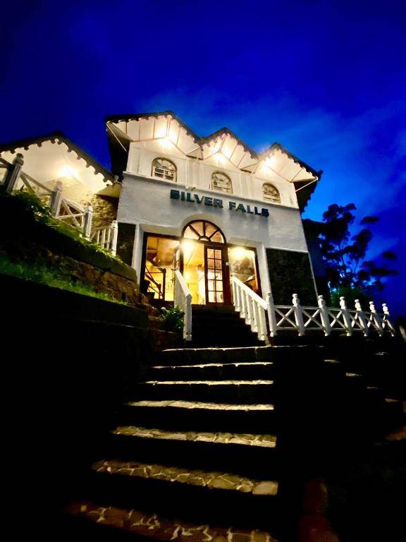 Silver Falls - Nuwara Eliya