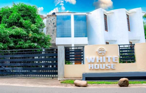 White House Hotel Mirissa