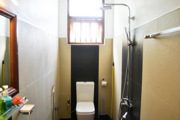 White House Hotel Mirissa