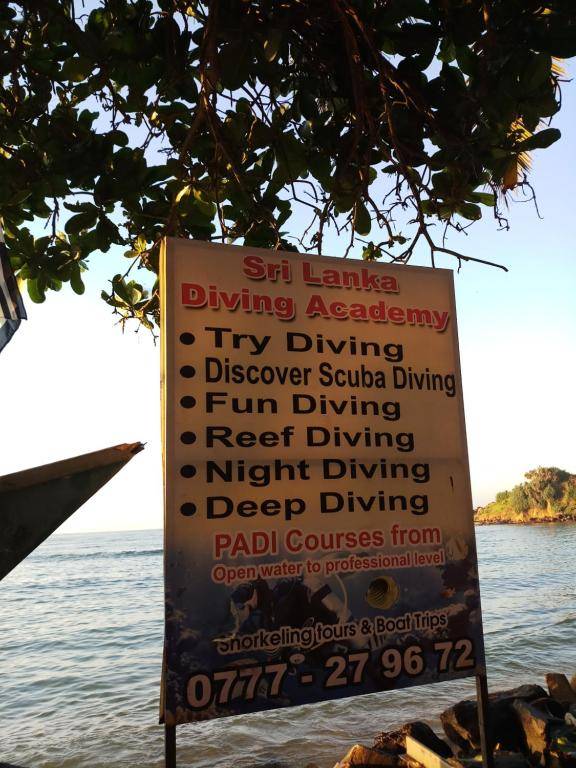 Dolphin Cottage Mirissa