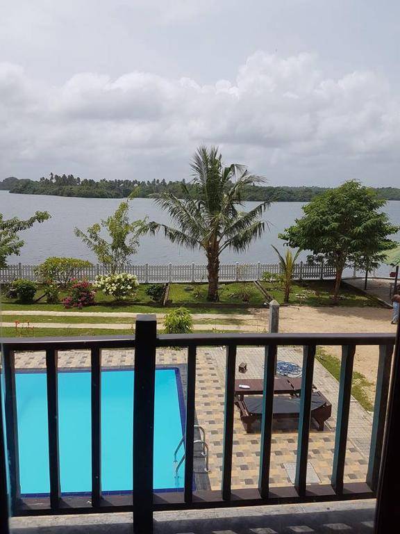 Sano Rich Lagoon Villa