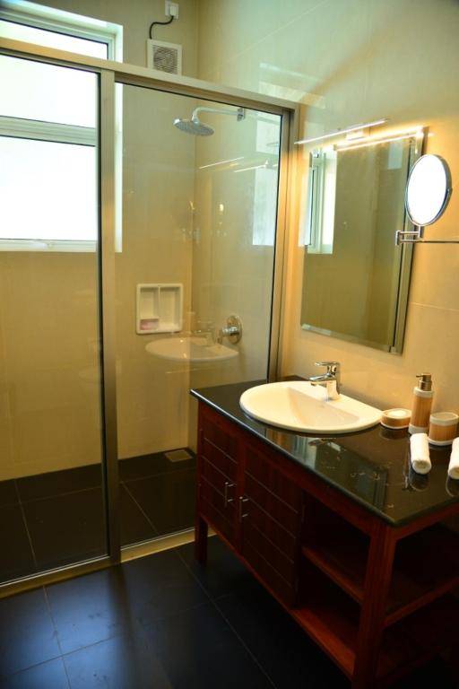 Siri Tropical Retreat