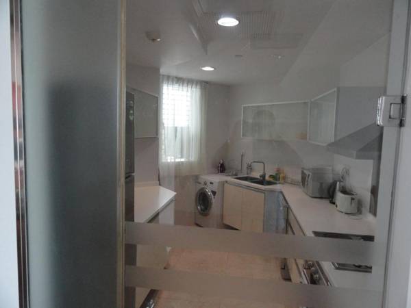 Sea View Monarch Apartment located within Cinnamon Grand Hotel Complex